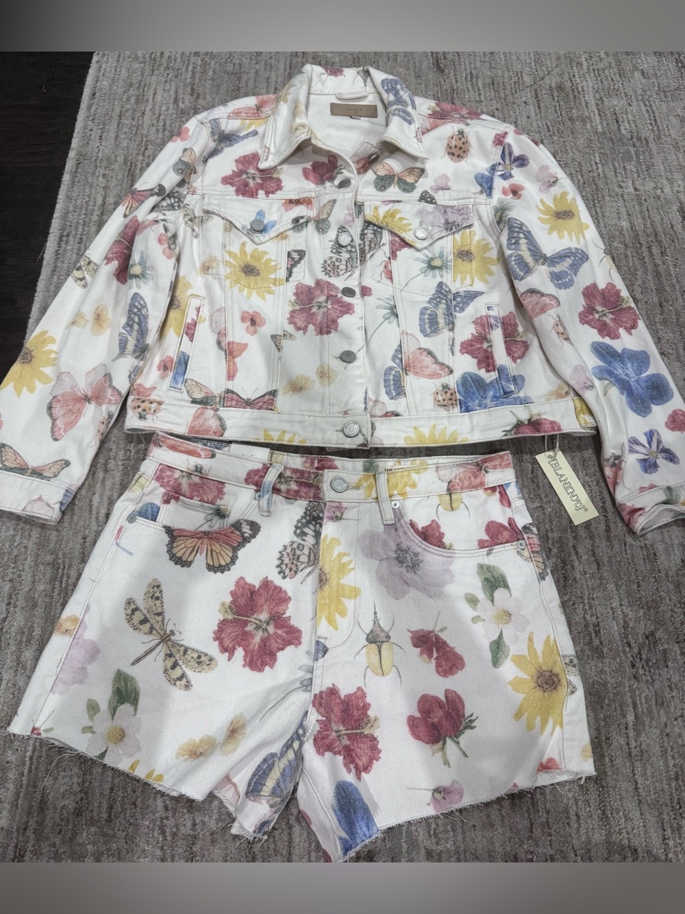 BlankNYC White Denim Set with Multicolor Floral & Butterfly Print sz Large/29